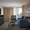 Отель Chateau Victoria Hotel and Suites, фото 2