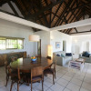 Отель Veloutier Blanc Beachfront Villa by StayMauritius, фото 1