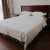 Отель GreenTree Inn ShanDong JiNing WeiShan Lake National Wetland Park Business Hotel, фото 4