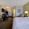 Отель Candlewood Suites St. Clairsville, an IHG Hotel, фото 14