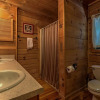 Отель Hidden Pond - 2 Br Cabin, фото 6