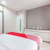 Отель OYO 1948 Apartement Sentul Tower, фото 23