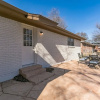Отель Beautiful Pet Friendly Home In Central Location! 4 Bedroom Home by Redawning, фото 13