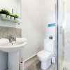 Отель Wrexham Central Stay Apartment Six, фото 6