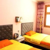 Отель Fenghuang Zhongtian International Youth Hostel, фото 4