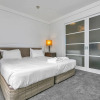 Отель QV 1 Bedroom w Kitchen Laundry CBD 1059, фото 4