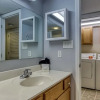 Отель Colonial Crest 110 - Great Location! - You Can Walk To Town! 2 Bedroom Condo by RedAwning, фото 9