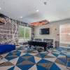 Отель Des Moines Beautiful 2BD 2BA Downtown Apartment, фото 21
