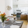 Отель MTLVacationRentals - Le Chic Laurier, фото 13