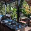 Отель Sequoia Parks Coast Wineries Skiing-Enjoy Hot Tub Firepit Outdoor Kitchen, фото 8