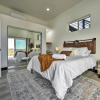 Отель Hilltop Oasis w/ Sweeping Landscape Views, фото 6