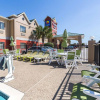 Отель Econo Lodge Inn & Suites East, фото 28