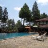 Отель Jambuluwuk Convention Hall & Resort Puncak, фото 14
