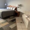 Отель Commodore Perry Inn and Suites, фото 31