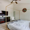 Отель Lakefront Vacation Rental With Dock & Views!, фото 5