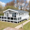 Отель St Mary's View - Luxury Lodge, Short Walk to Beach, Parking, фото 12