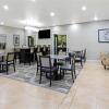 Отель La Quinta Inn Ste Ada, фото 12