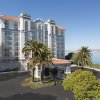 Отель Embassy Suites by Hilton San Francisco Airport Waterfront в Берлингейме