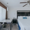Отель Sea Air Inn & Suites - Downtown - Restaurant Row, фото 32