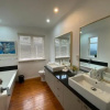 Отель Ocean Front East End Beach House, фото 4