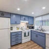 Отель The Retreat Units 3 4 Freshly Remodeled Patio With Hot Tub and Fire Pit, фото 8