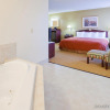Отель Country Inn & Suites by Radisson, Cedar Rapids Airport, IA, фото 10