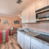 Отель Gulf Shores Escape w/ Grill, 4 Mi to Beach!, фото 2