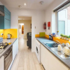 Отель Spacious 4-bed house in Crewe by 53 Degrees Property, ideal for Contractors & Business, FREE parking, фото 9