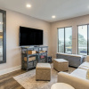 Отель Sea Haven by Avantstay Modern Condo Near Beach, фото 15