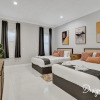 Отель Luxurious 8BR Family Estate with Pool, фото 4