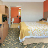 Отель Days Inn & Suites by Wyndham Arlington Near Six Flags, фото 4