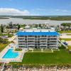 Отель Beautifully Decorated Oceanfront 3 3 Corner Unit in Ocean Condo 401, фото 21