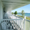 Отель Baymont Inn & Suites St. Ignace Lakefront, фото 8