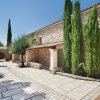 Отель Neat Holiday Home With AC, 3 km. From the Center of Gordes, фото 16