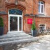 Отель Queen S Garden Hotel, фото 1