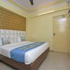 Отель OYO 9209 Hotel Garden Villa, фото 12