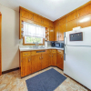Отель Ashtabula Home w/ Fireplace < 1 Mi to Lake Erie!, фото 5