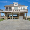 Отель Crystal Beach Home w/ Covered Patio: Pets Welcome!, фото 1