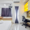 Отель Cozy And Simply Look Studio Room Apartment At B Residence, фото 11