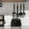 Отель CPG Serviced Studio w Full Kitchen in Quiet Neighborhood, фото 17