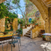 Отель Studio w Courtyard in a Traditional Country Home, фото 5