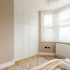 Отель Luxurious 3 Bed Flat With Patio and Garden, фото 2