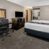 Отель La Quinta Inn & Suites by Wyndham Dallas I-35 Walnut Hill Ln, фото 16