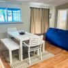 Отель Holiday Home 3 Bedrooms 1 Bathroom - Mission Beach, фото 9