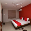 Отель OYO 13167 Nirvana Lodge, фото 13