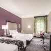 Отель La Quinta Inn & Suites by Wyndham Clifton Park, фото 26