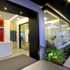 Отель Brits Hotel Karawang, фото 1