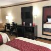 Отель Airport Inn & Suites, фото 9