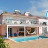 Отель Great Family Villa In Funchal, Pool, A/C, Close To Facilities | Casa Petronella, фото 1