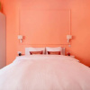 Отель Glamorous Pink Pearl Studio/Beach/Parking/Netflix, фото 2